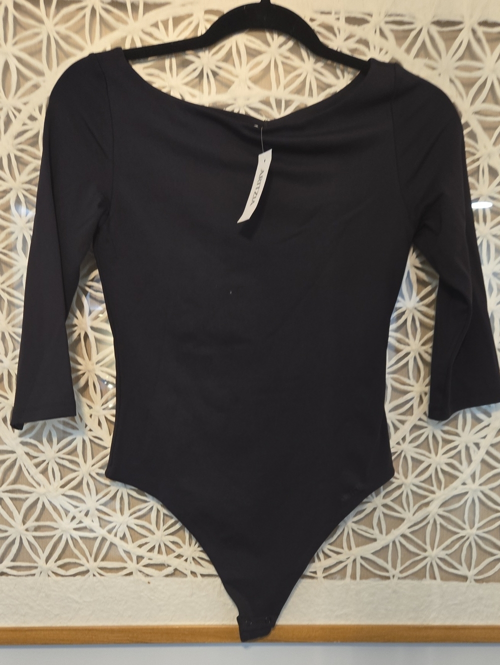 Aritzia Contour Classic Black Thong Women’s Bodysuit 3/4 Sleeve Size M NWT